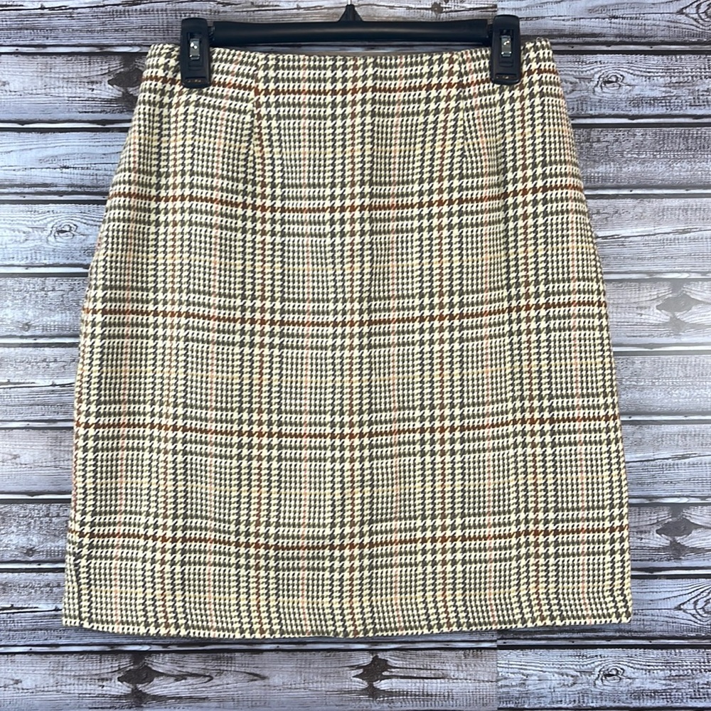 Maggie Lawrence skirt size 10